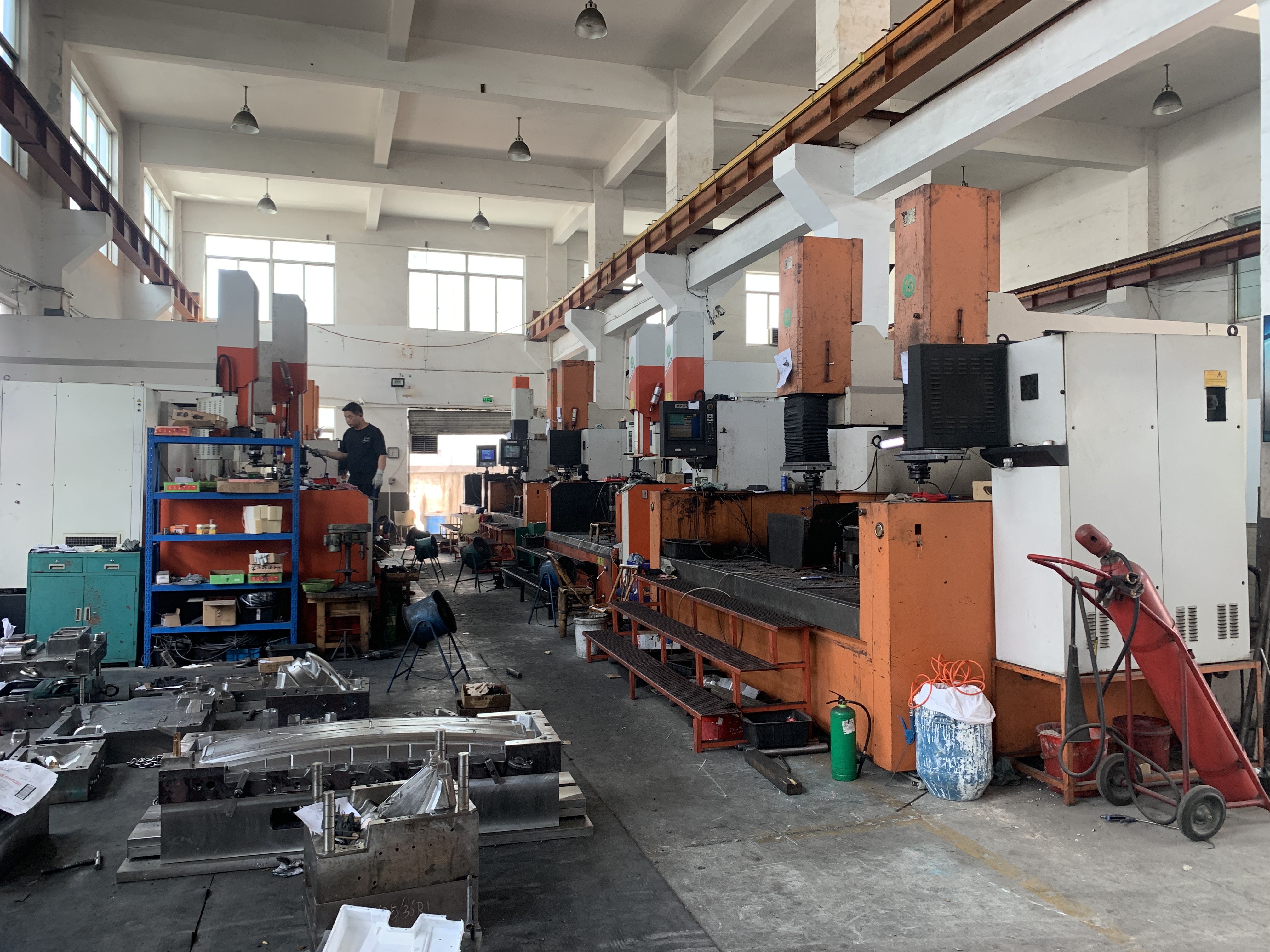 Plastic injection bumper mould