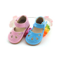 Sweet First Class Rose Hollow Squeaky Chaussures Bébé