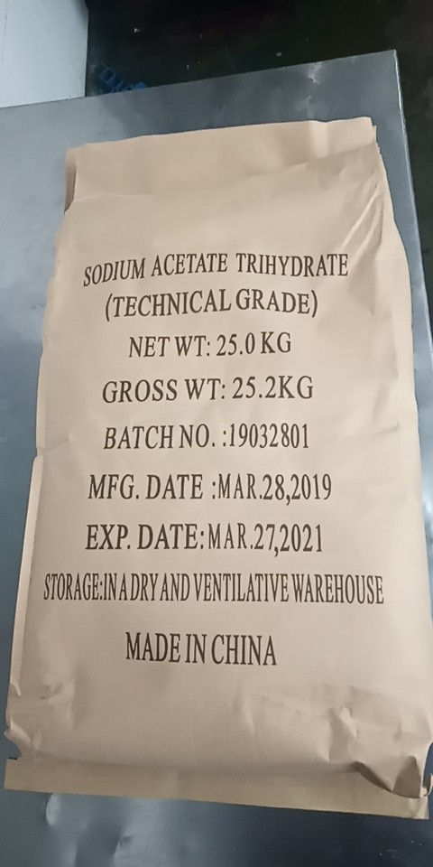 sodium acetate trihydrate technical grade