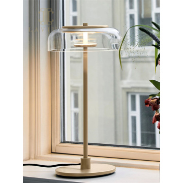 Lampe de table à led acrylique dorée rétro pour hôtel