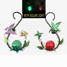 Metal Garden Hanging Solar Lighted Lantern Craft with Glass Ball Decoration