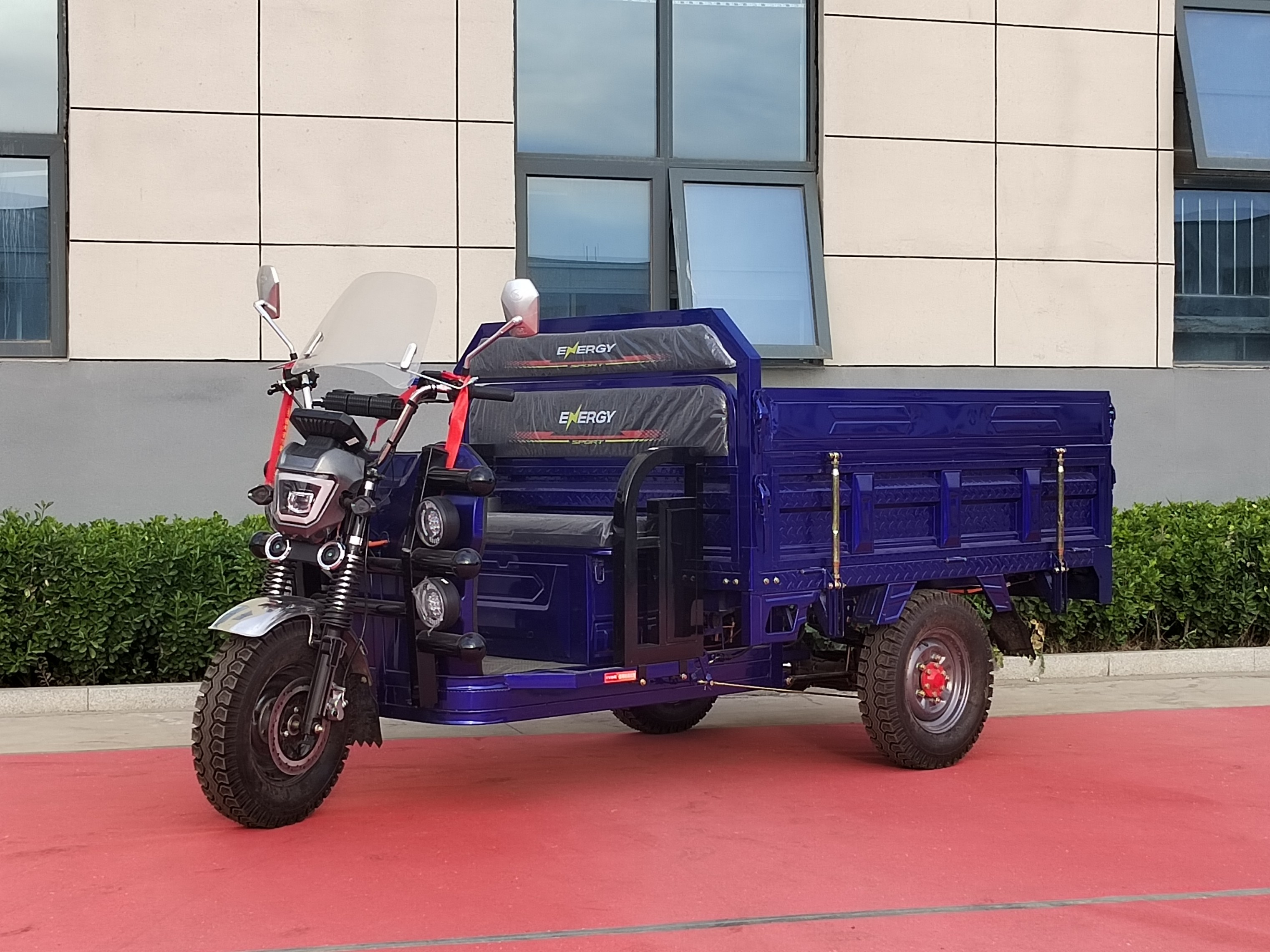 Big G five-lamp QJ180 seven-wheel electric tricycle Big G five-lamp QJ180 seven-wheel electric tricycle