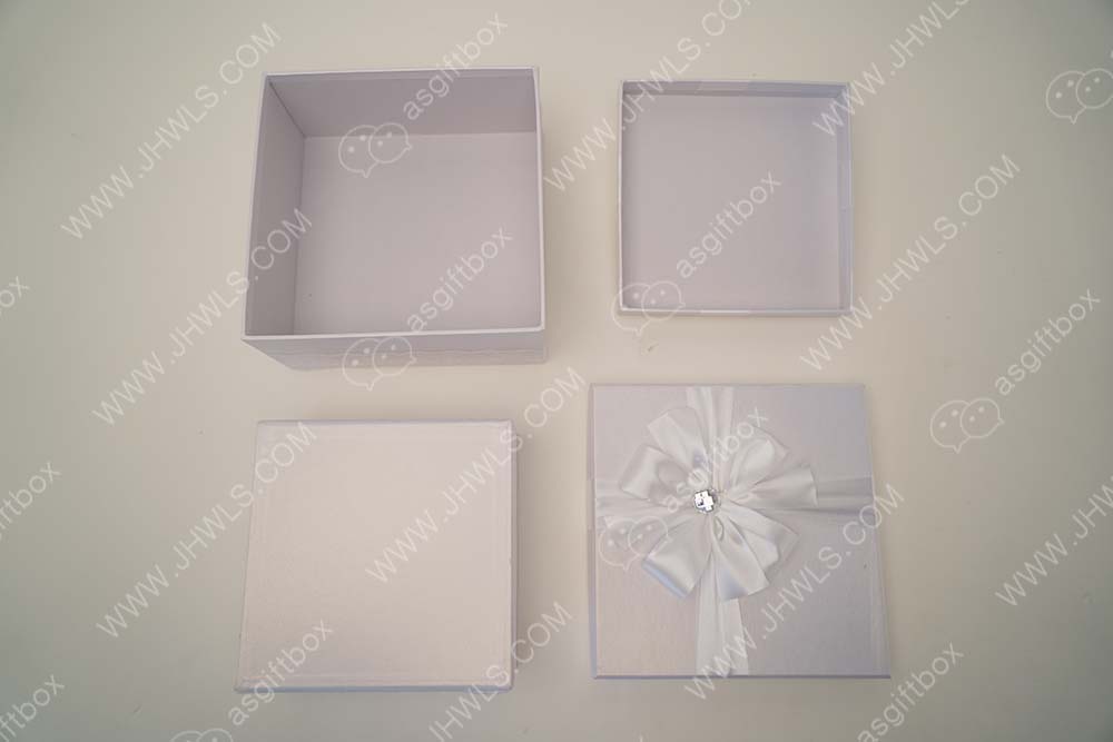 Diamond Cosmetics Gift Box