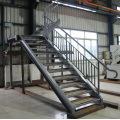 Acero de construcción (escalera de acero con balaustrada)