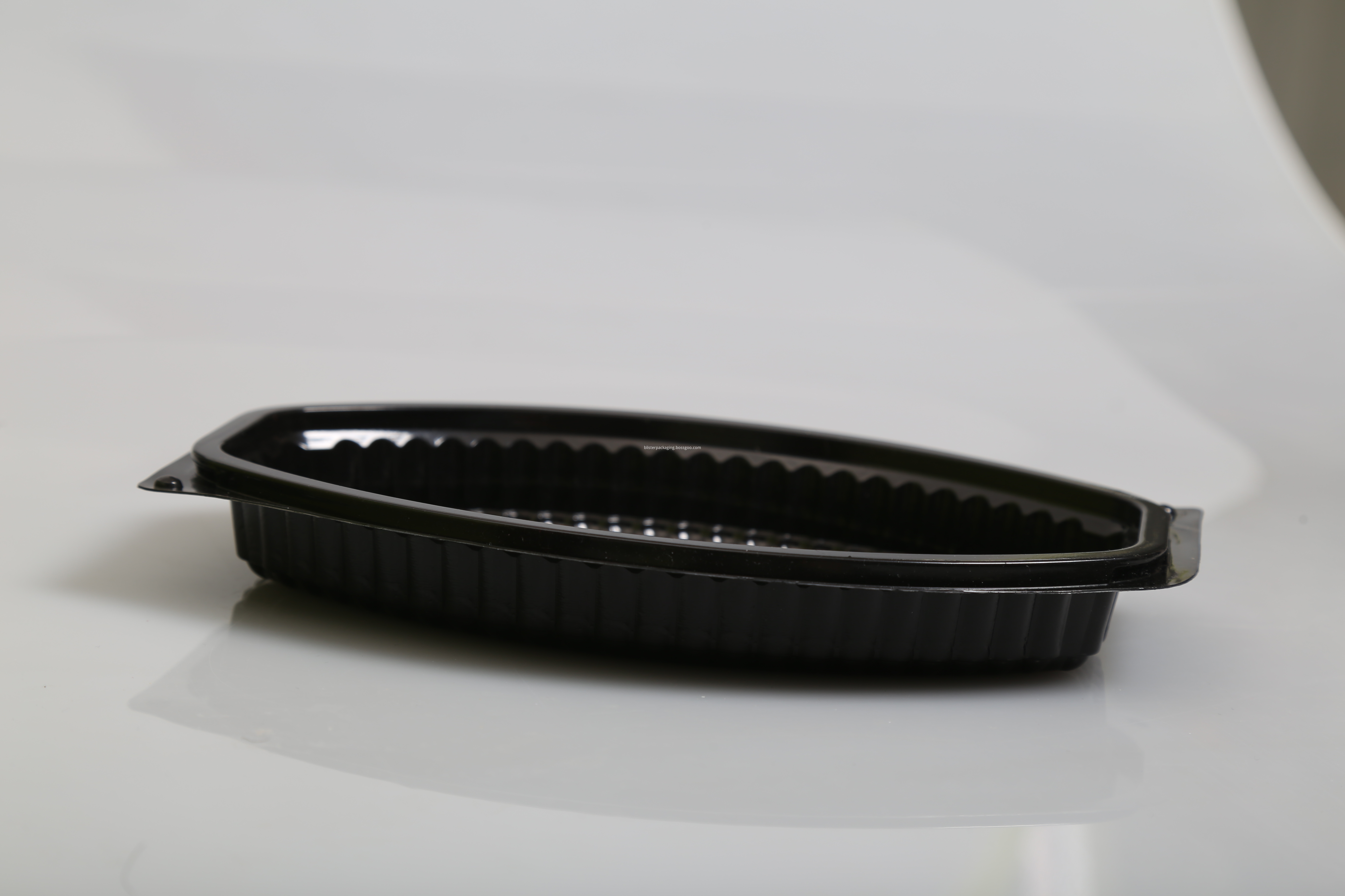 food container with lids