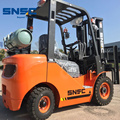 Japanese engine 2000kg LPG Gas Forklift Truck