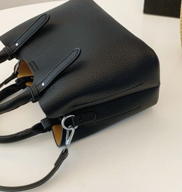 2025 new casual and lightweight crossbody bag 2025 new casual and lightweight crossbody bag