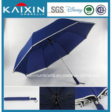 Новая модель с открытым складным зонтиком Солнца