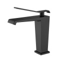 Crome Handel Single Praça Montada Montada e Cumbo Cold Free Brass Matt Black Basin Torneira