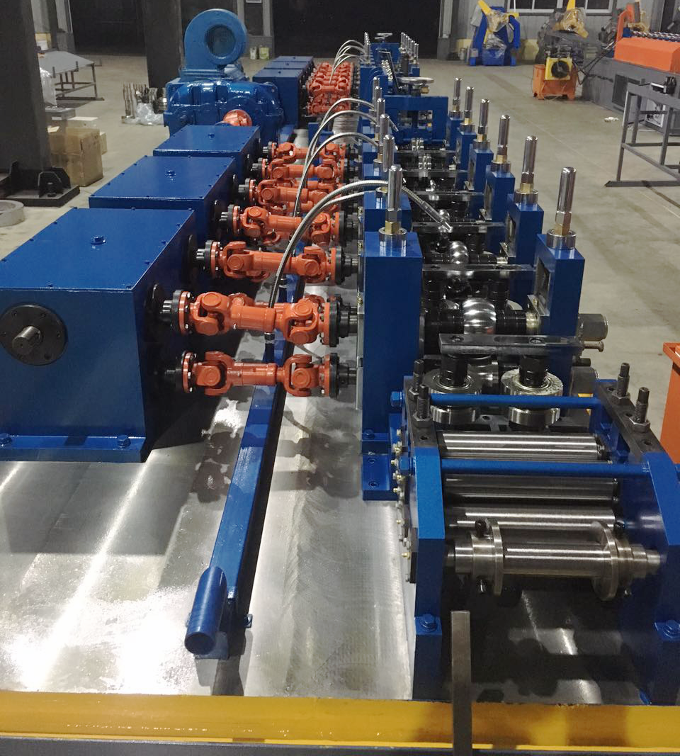 tube manufacturing machine