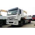 SINOTRUK HOWO 6x4 Cargo Truck With Crane