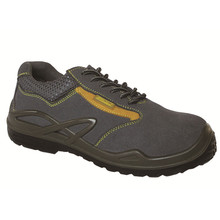 Ufa028 Sports Style Metalfree Suede Leather Safety Shoes