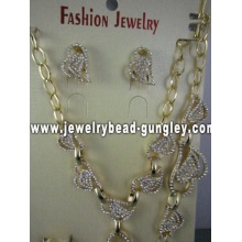 gold plated jewelry set with diamond