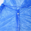 Impermeable desechable con botones para viajar