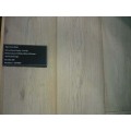 Plancher en bois franc ultra bon marché de China Best Oak