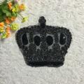 Emblemas de remendos de coroa preta bordados em corda
