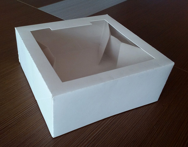 cake box with windows