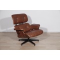 Charles y Ray Eames Lounge Chair y otomana