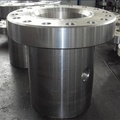 Casing spool body flange for upper shell