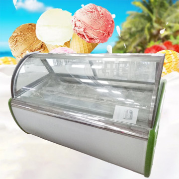 Vitrine de réfrigérateur à la crème glacée