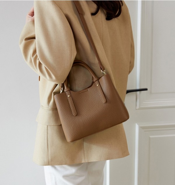 2025 new casual and lightweight crossbody bag 2025 new casual and lightweight crossbody bag