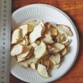 Chips de pomme séchés de qualité avec des peaux