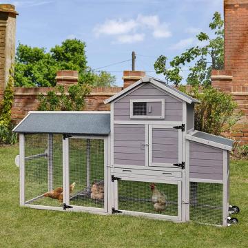 Cooperativa de pollo móvil con la casa de gallina al aire libre