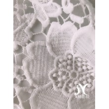 Tissu floral en dentelle chimique