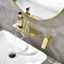 Torneira de banheiro de parede clássica de ouro em cascata
