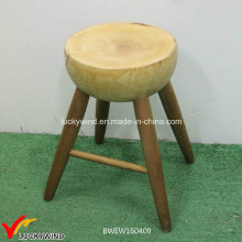 Tabouret en bois rond à la main avec finition naturelle