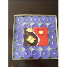 Vela perfumada tealight em suportes de alumínio