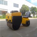 Small surface sprayed plastic ride on road roller