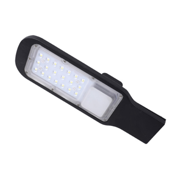 Luces de calle LED controladas inteligentes