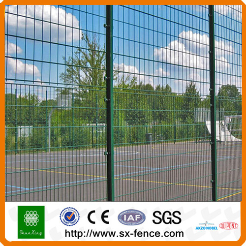 wire mesh fence