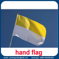 Impresión de la bandera de mano nacional de poliéster