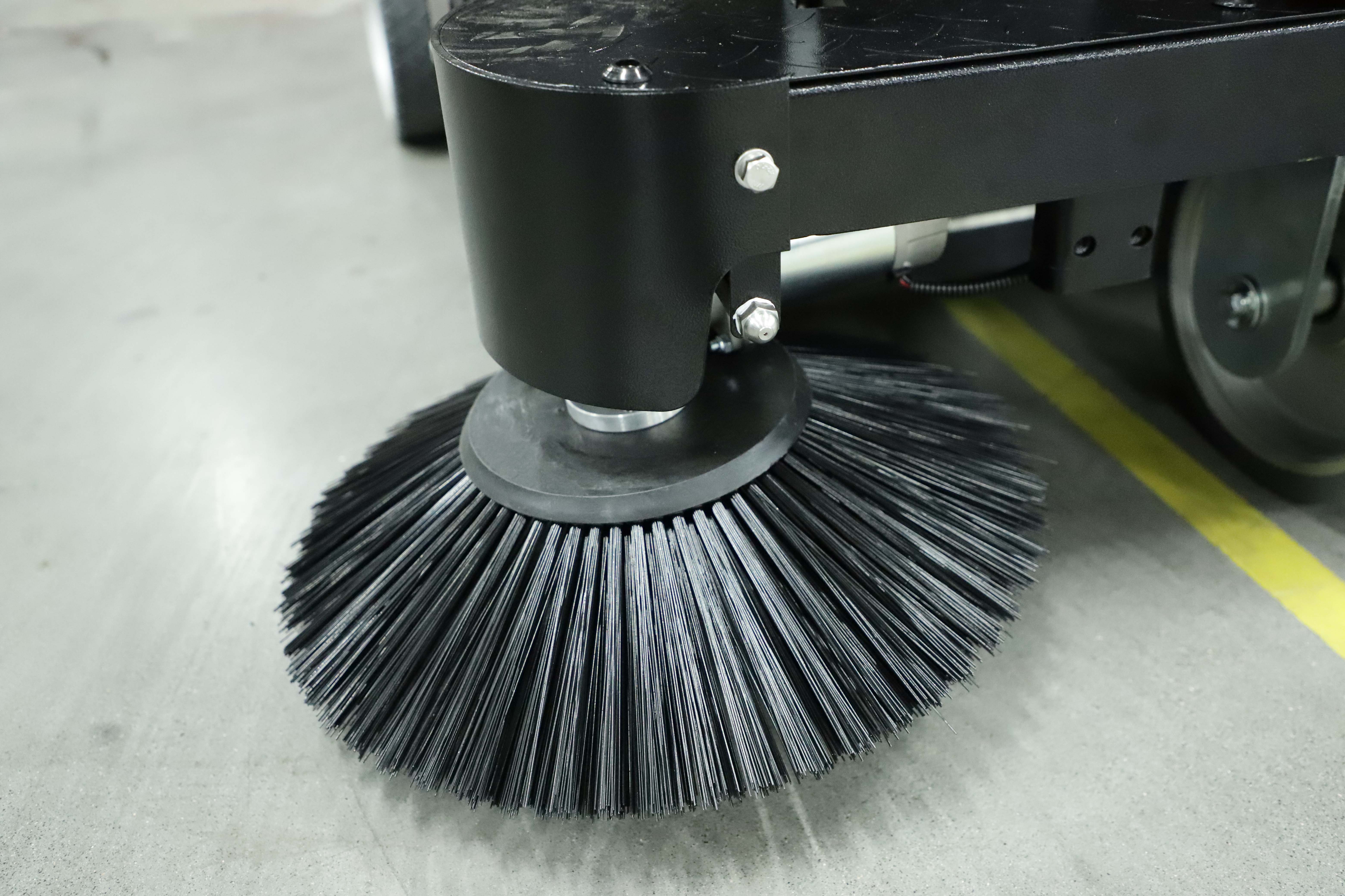 Ride-on floor sweeper Ride-on floor sweeper