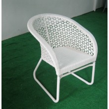 Chaise et table de rotin de meubles de jardin pour manger