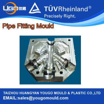 Molde plástico para encaixes de tubulação