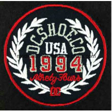 Hot Sale Badge / Patch personnalisé bon marché, badge brodé à la main Badge / Patch Garment Badge