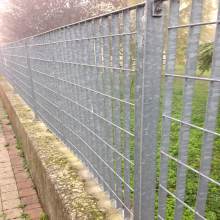 Clôtures horizontales en caillebotis en acier galvanisé