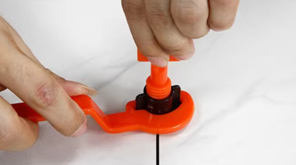 T-shaped rotary tiling tool T-shaped rotary tiling tool