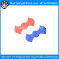 New Pet Toy Rubber Treat Dumbell com Squeaker Dog Toys