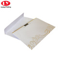 Enveloppe C5 blanche avec logo et fenêtre d&#39;or