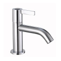 Torneira de banheiro Taizhou Sanitary Ware Morden Design High Baking Paint White Basin Faucet Torneira de banheiro de bronze dourado