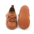 Mocassins de bebê com fivela de couro macio com borla marrom bowknot