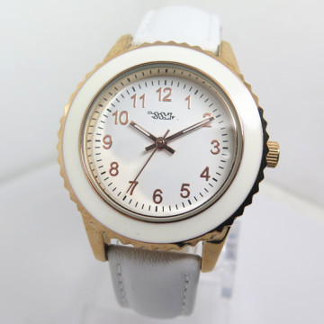 Women′s New Style Alloy Watch Fashion Watch Cheap Hot Watch (HL-CD039)