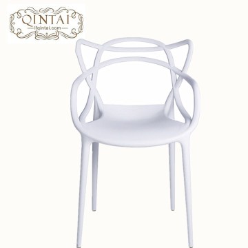 En gros pas cher bonne qualité vente chaude empilable créatif design blanc chaise creuse en plastique chat oreilles chaise