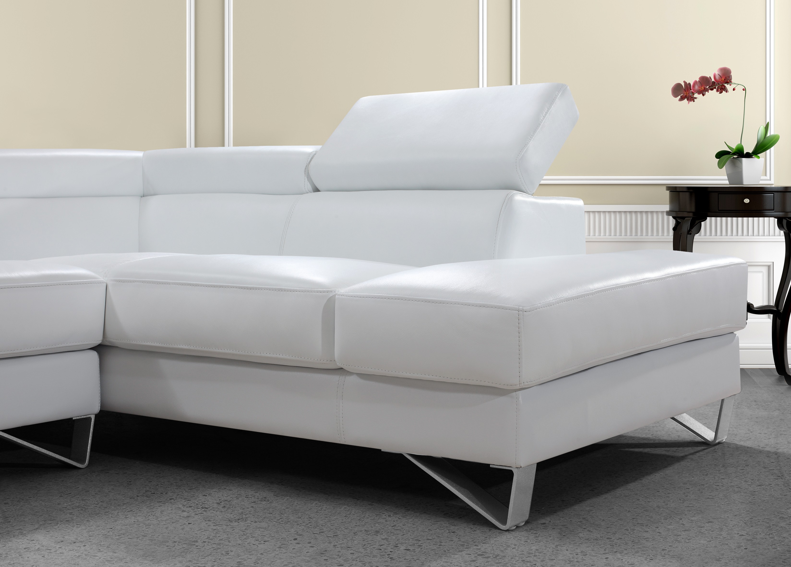 L-shaped natural leather couch L-shaped natural leather couch