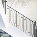 Pasamanos minimalistas de hierro forjado para el interior de las escaleras