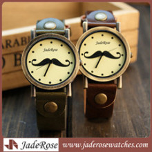 Montre à bande en cuir de style vintage Montre en alliage pour femmes